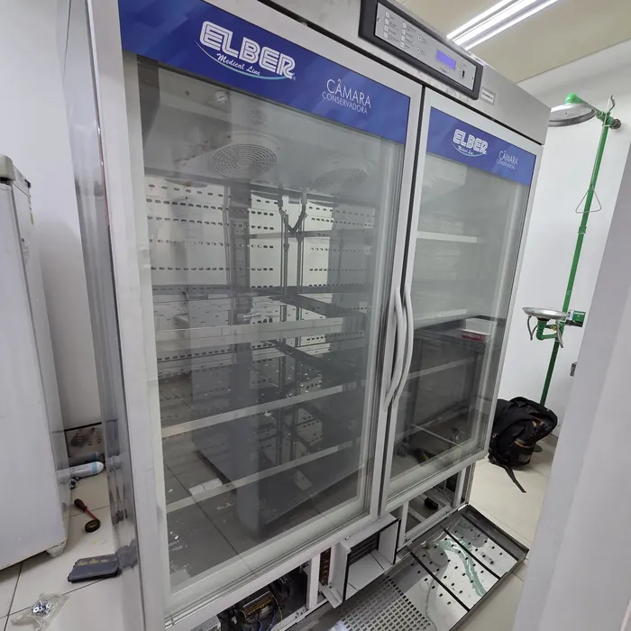 Expositor refrigerado vertical de vidro