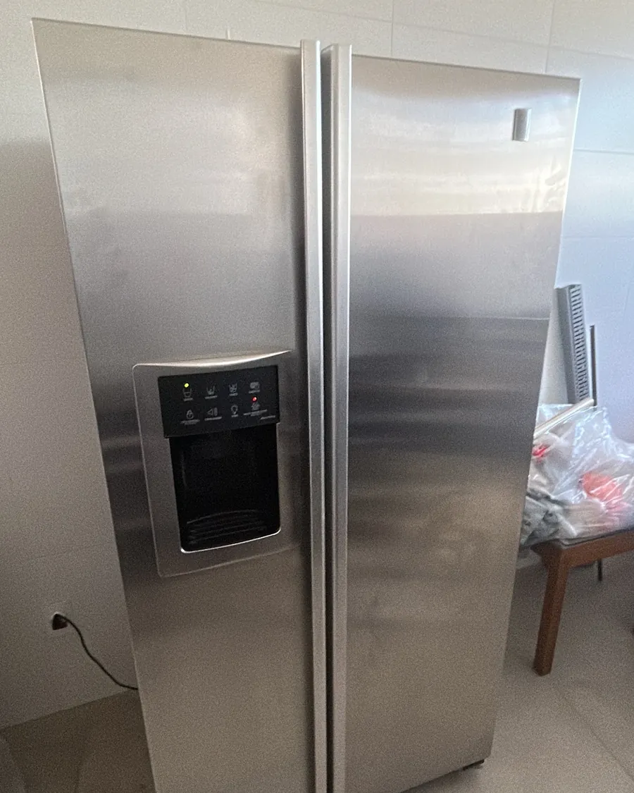 Geladeira side by side inox atendida pela Shock Frio